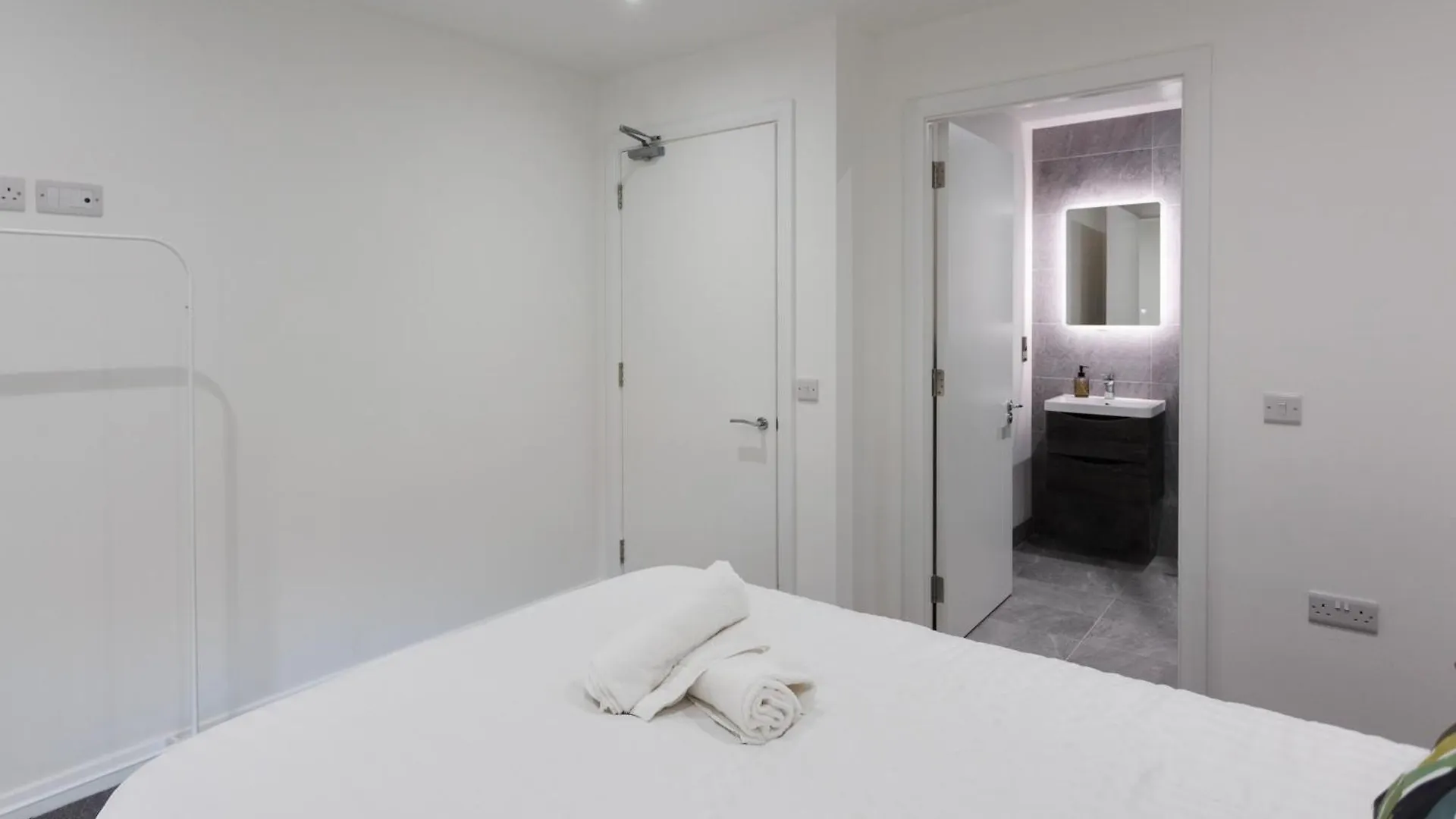 Charming 2Br Apt In The Heart Of Belfast City Apartment
